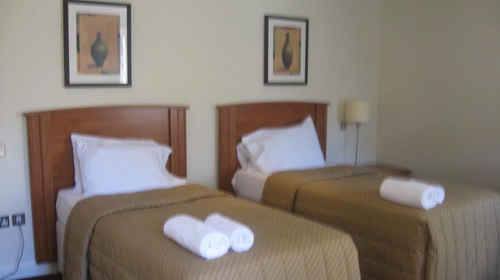 Plas Derwen Hotel Abergavenny Ngoại thất bức ảnh
