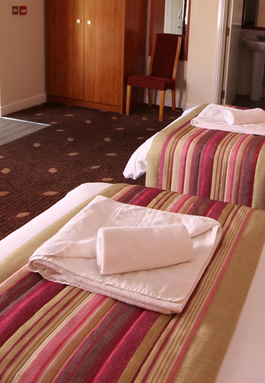 Plas Derwen Hotel Abergavenny Ngoại thất bức ảnh