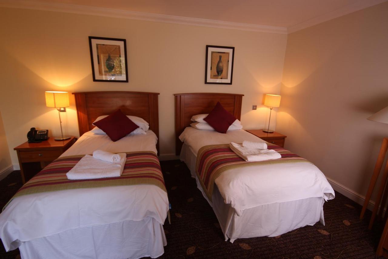Plas Derwen Hotel Abergavenny Ngoại thất bức ảnh