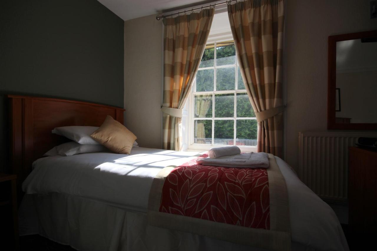 Plas Derwen Hotel Abergavenny Ngoại thất bức ảnh