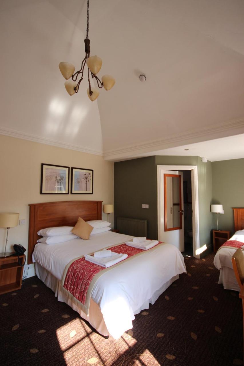 Plas Derwen Hotel Abergavenny Ngoại thất bức ảnh
